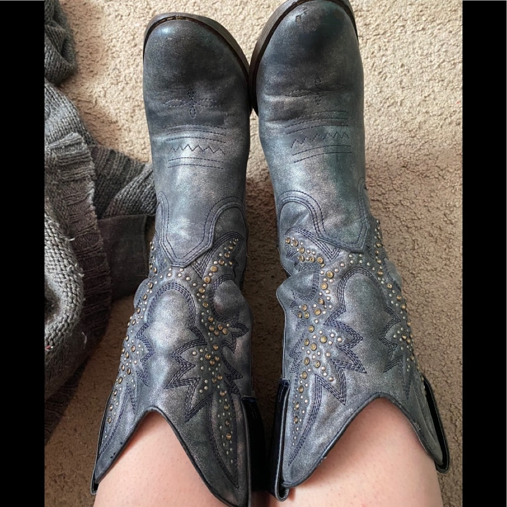 Size 8 silver blue Cowboy boots with heels